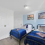 Lovely 4 Bedroom House In Central York - Sleeps 10