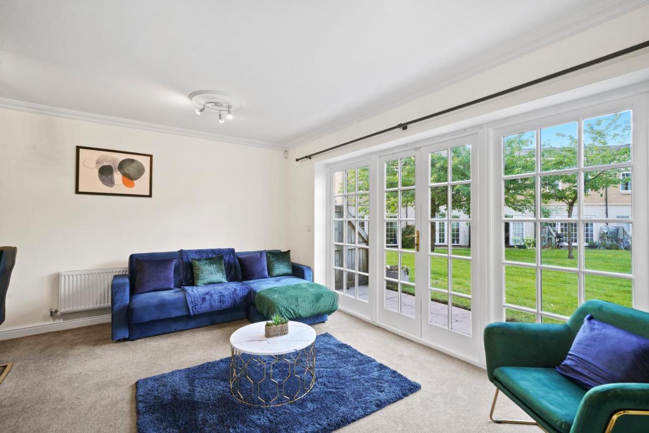 Lovely 4 Bedroom House In - Sleeps 10 York