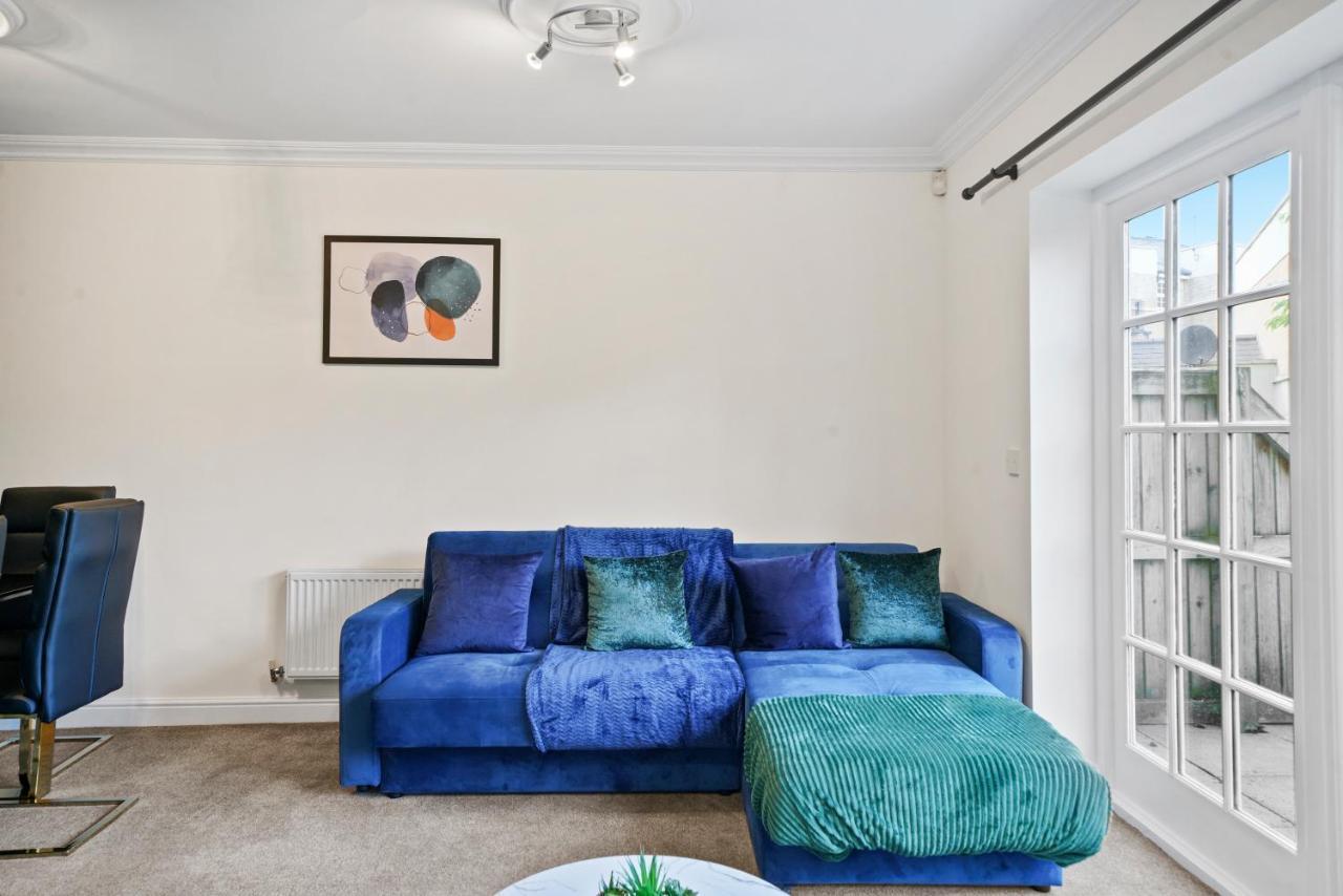 Lovely 4 Bedroom House In - Sleeps 10 Сasa de vacaciones