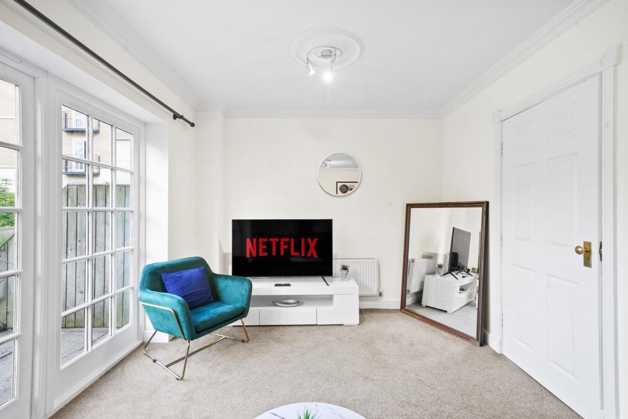 Lovely 4 Bedroom House In - Sleeps 10 York